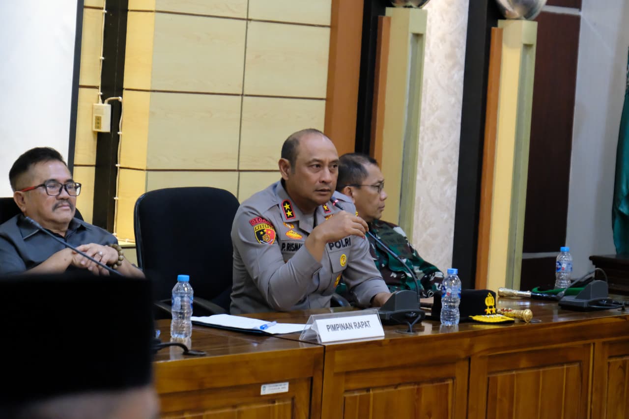 Aksi Mahasiswa Menggugat di DPRD Kalbar Berjalan Damai, Kapolda: “Tidak Ada yang Kebal Hukum”