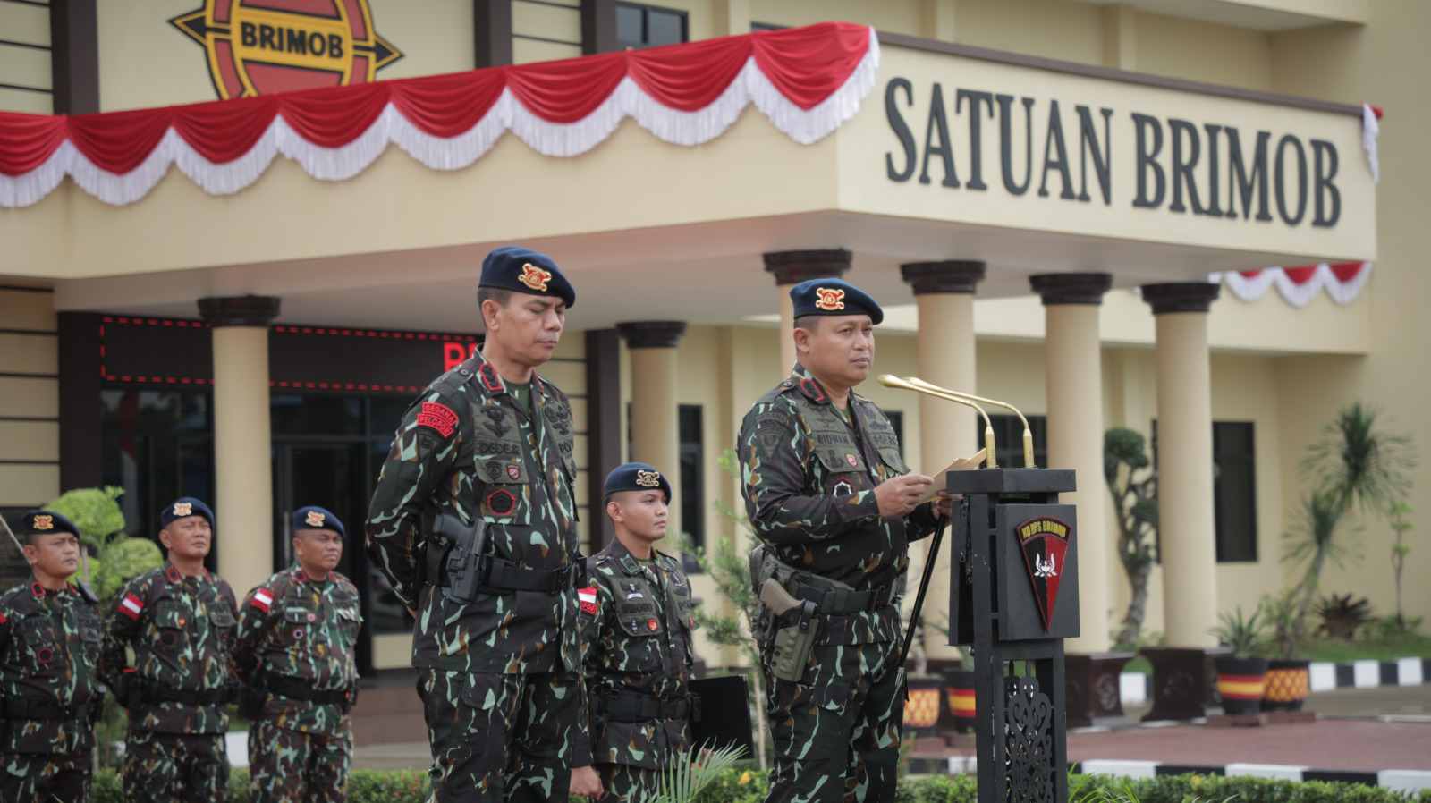Upacara Serah Terima Dhuaja Tandai Rotasi Pimpinan Satbrimob Polda Kalbar